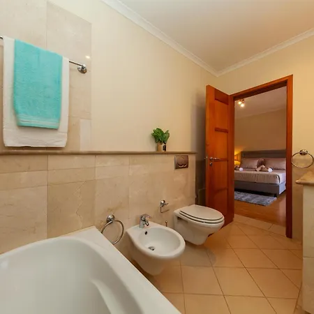 Lux By Algarve Vacation Apartment Vilamoura